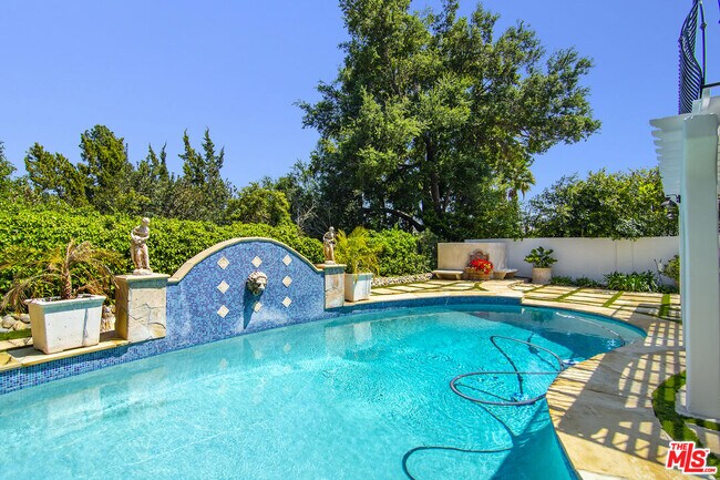 Building Photo - 5020 Dantes View Dr