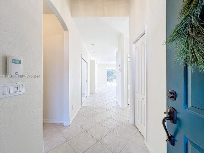 Building Photo - 4874 Sabal Lake Cir