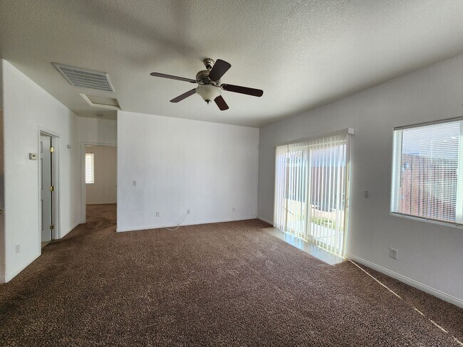 Building Photo - 8536 Aspen Ave