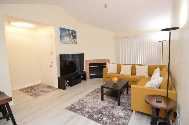 Building Photo - 10263 Gandy Blvd N