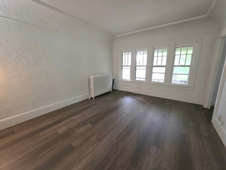 Building Photo - 2560 S Austin St