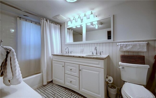 Building Photo - 96 Kings Hwy N