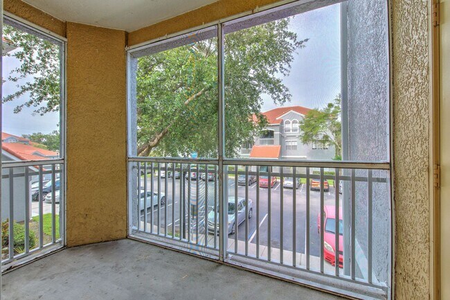 Building Photo - Very nicely upgraded  2bed/2bath 2nd floor...