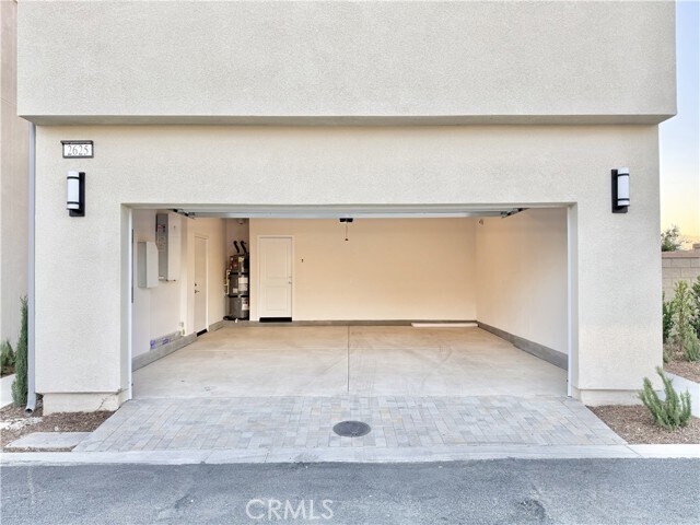 Building Photo - 2625 E Forest Paseo