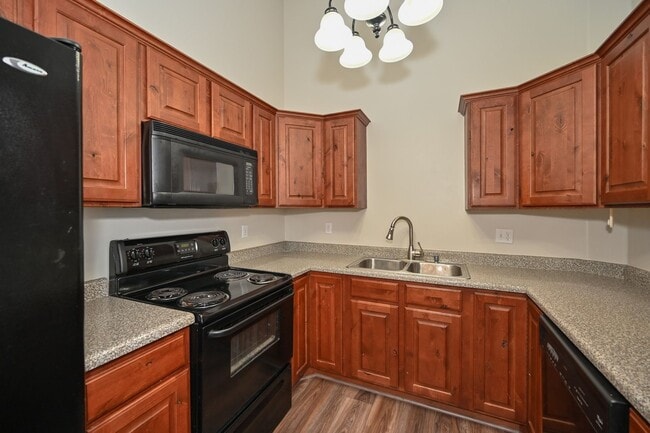 Building Photo - Beautiful 3 Bedroom Condo in Amazing Locat...