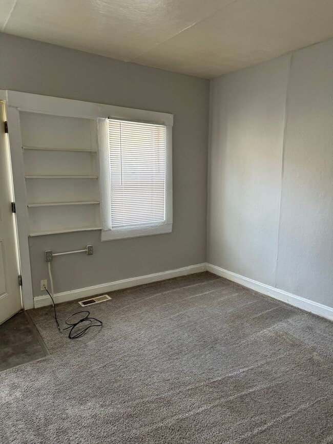 Building Photo - Clean, Simple & Ready for You - Studio Apartment