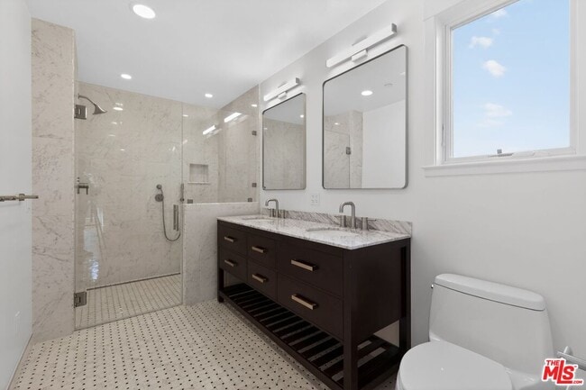 Building Photo - 502 Chapman Dr