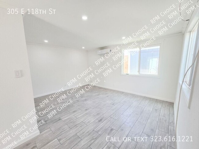 Building Photo - 305 E 118th St