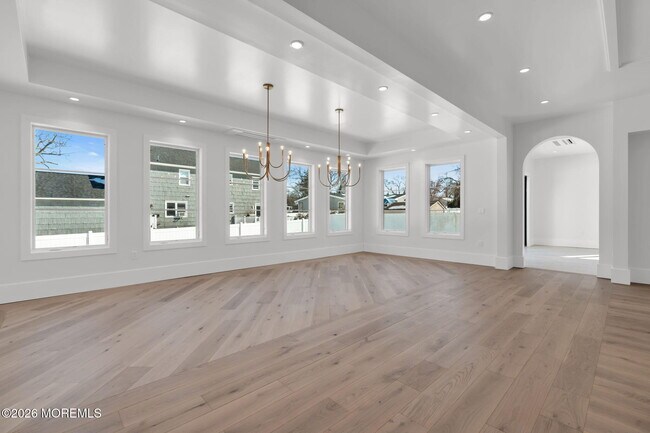 Building Photo - 497 Norwood Ave