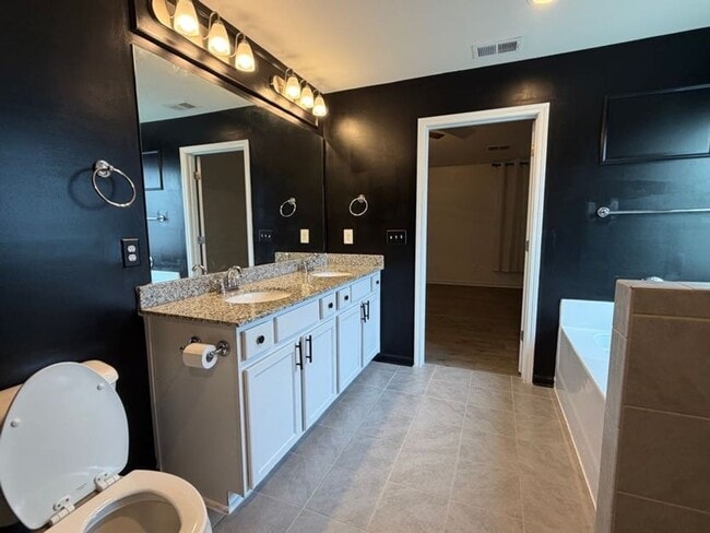 Building Photo - 1097 Sapphire Dr