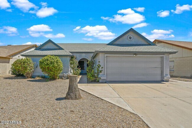 Primary Photo - 10111 W Colter St