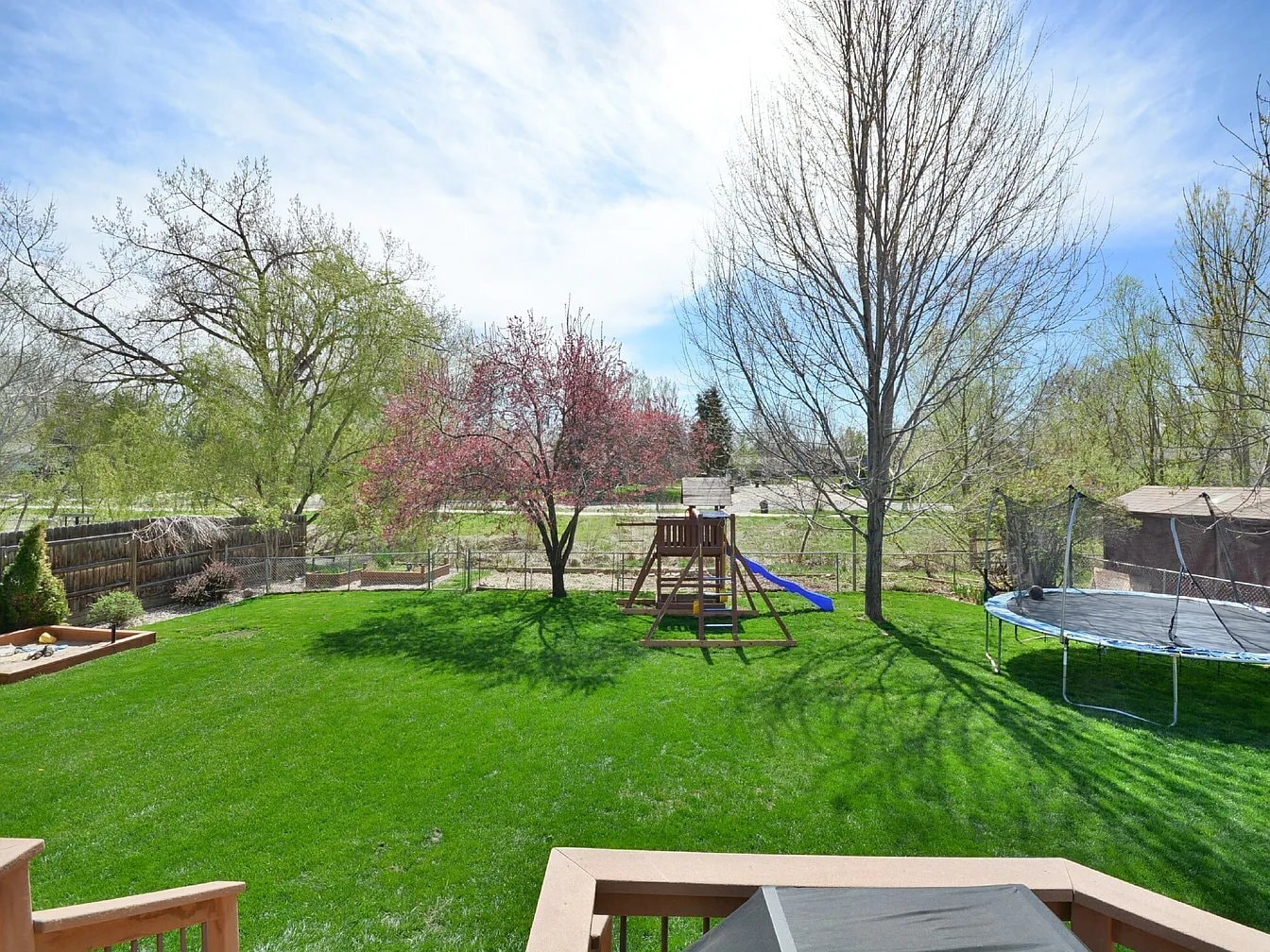 Building Photo - 1403 Lefthand Dr