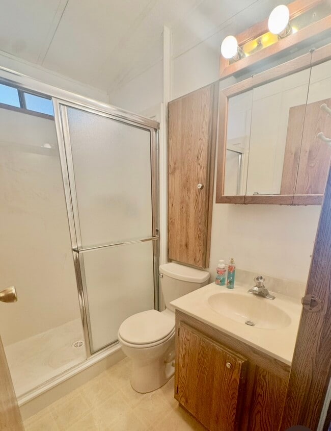 Building Photo - 1150 W Red Hills Pkwy