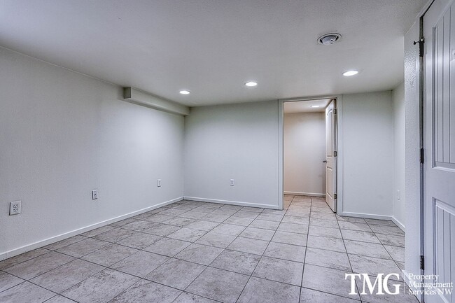 Building Photo - LouderbackPowell