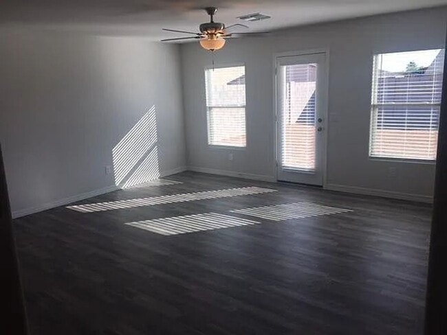 Building Photo - 159 E Bobcat Pl