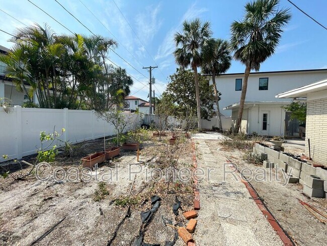 Building Photo - 3602 S Beach Dr