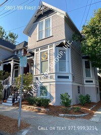 Building Photo - Charming 1 Bed in SW Portland!