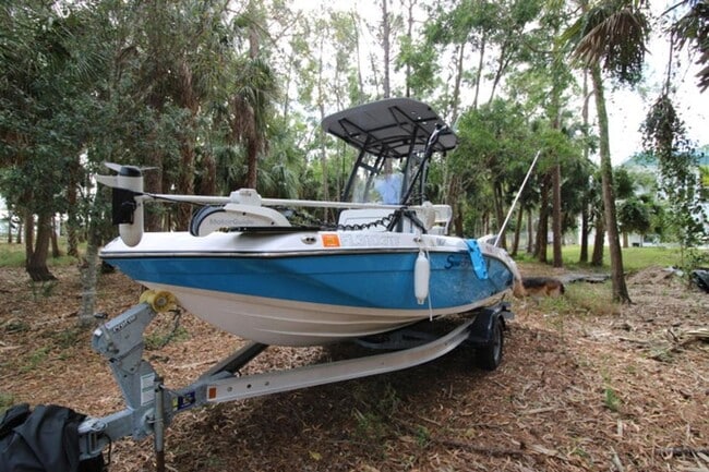 Building Photo - 930 Rambling Dr Cir