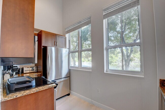 Building Photo - 350 N Federal Hwy