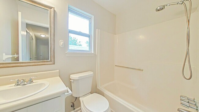 Building Photo - Cute Ranch in Columbia County!