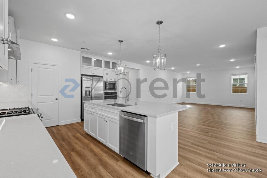 Building Photo - 331 Monastery Dr