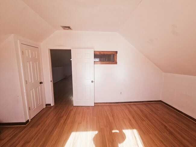 Building Photo - 803 Boylston St