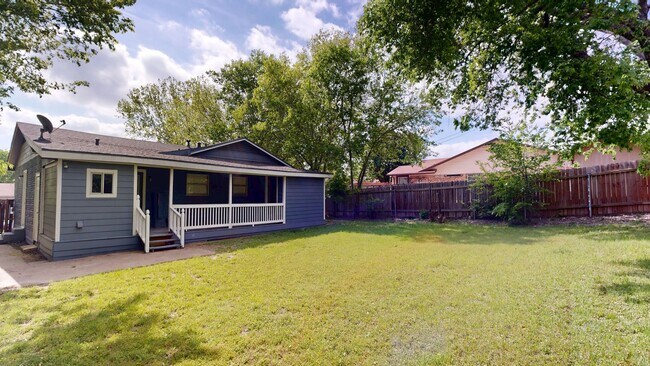 Building Photo - REMODELED HOME READY FOR YOU