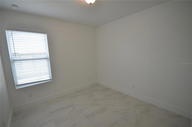 Building Photo - 2197 Davis Ct