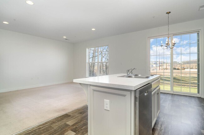 Building Photo - 3275 Katie Wy