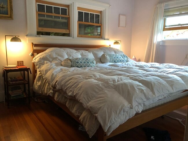 Building Photo - 1209 W Mountain Ave