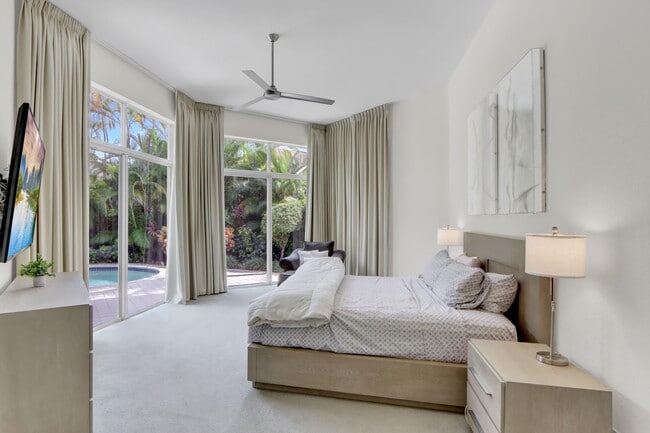 Building Photo - 6564 Somerset Cir