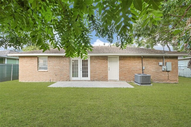 Building Photo - 957 Kerry Dr