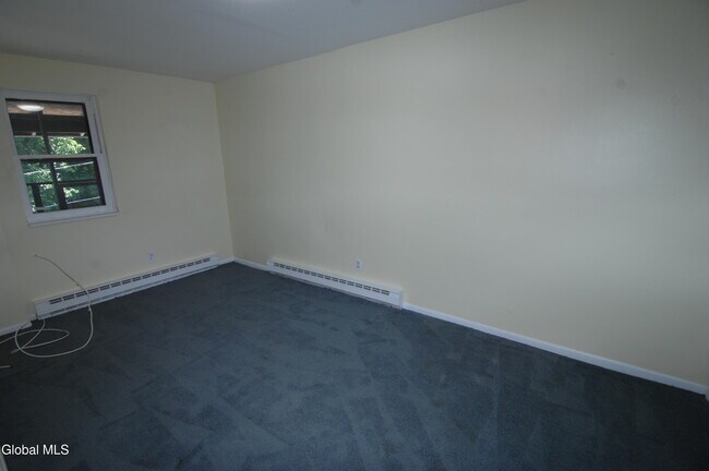 Building Photo - 128 Milton Ave