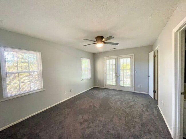 Building Photo - Harbison