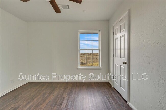 Building Photo - 217 Dollina Ct