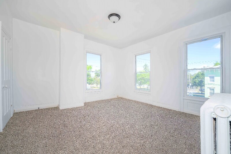 Building Photo - 50 E 4th St