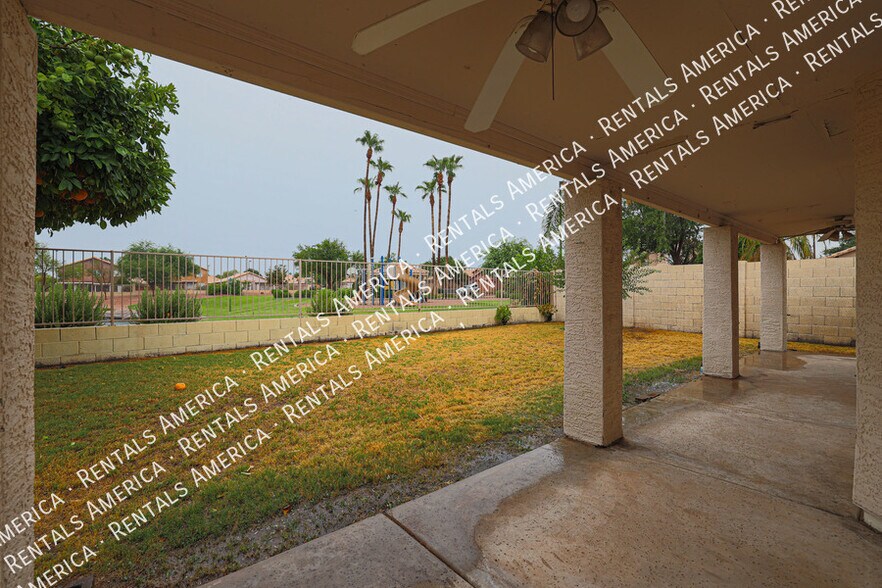 Building Photo - 7158 E Juanita Ave