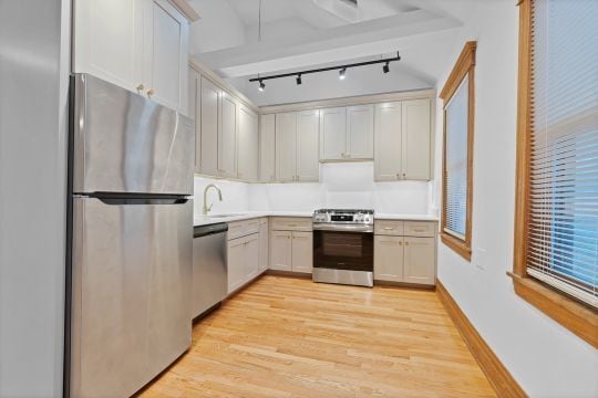 Building Photo - 2239 N Clybourn Ave