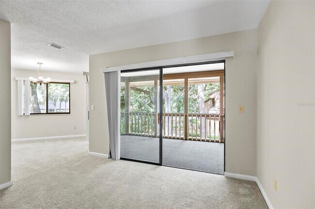 Building Photo - 14 Oakmont Ct