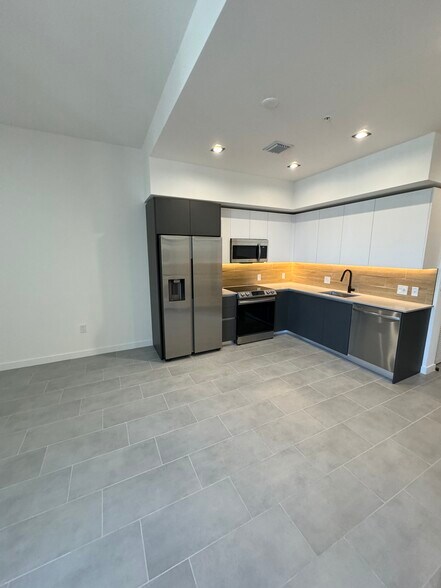 Building Photo - 70 NW 28th St