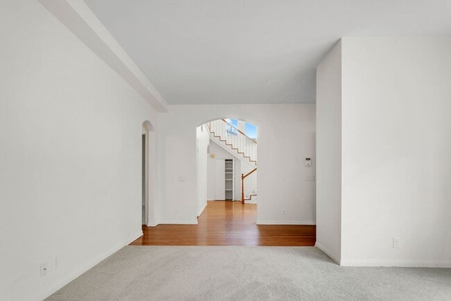 Building Photo - Great detached Home in Pacific Beach! Avai...