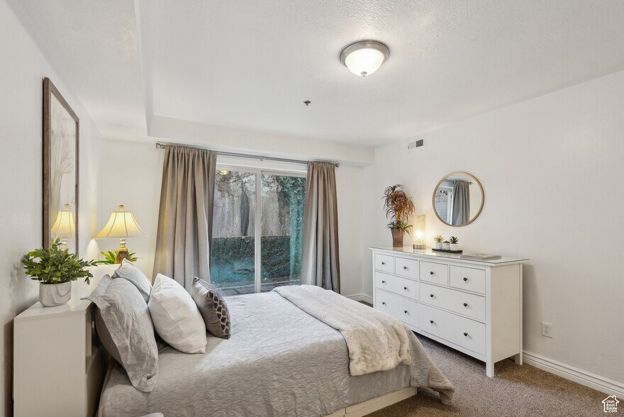 Primary bedroom - 1044 E 400 S