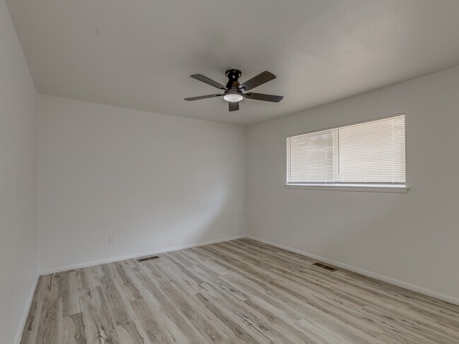 Building Photo - 1700 N Alexander Ln
