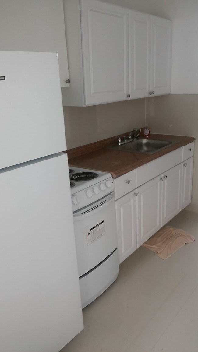 studio B - 1177 NW 30th St