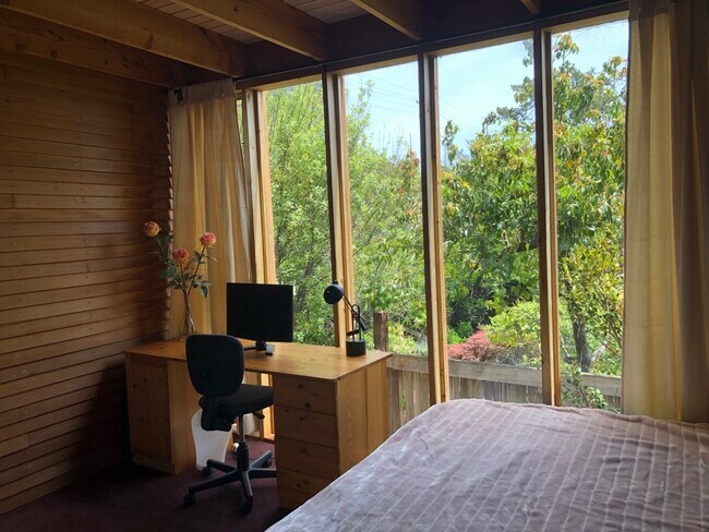 Building Photo - 869 Ocean Ave