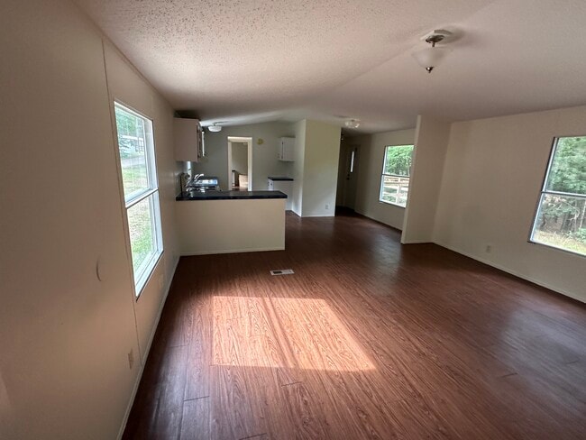 Building Photo - 153 Baywood Trail