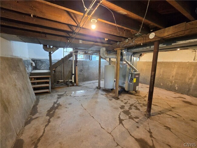 Building Photo - 138 St Mary St