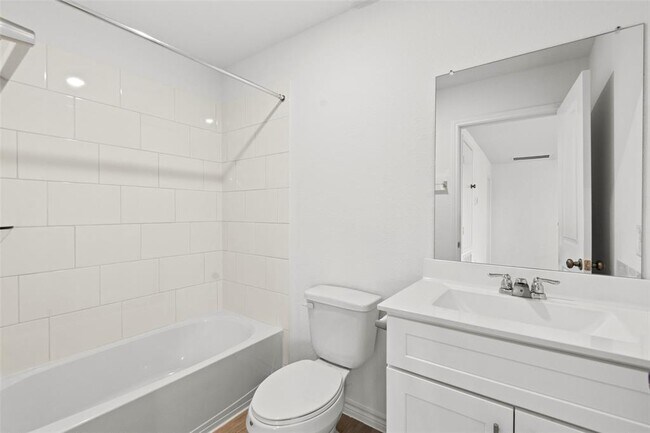 Building Photo - 15226 Cyn Rpds Rd