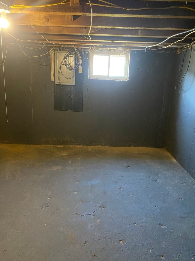 Building Photo - Charming 2-Bedroom Row Home in Sharon Hill