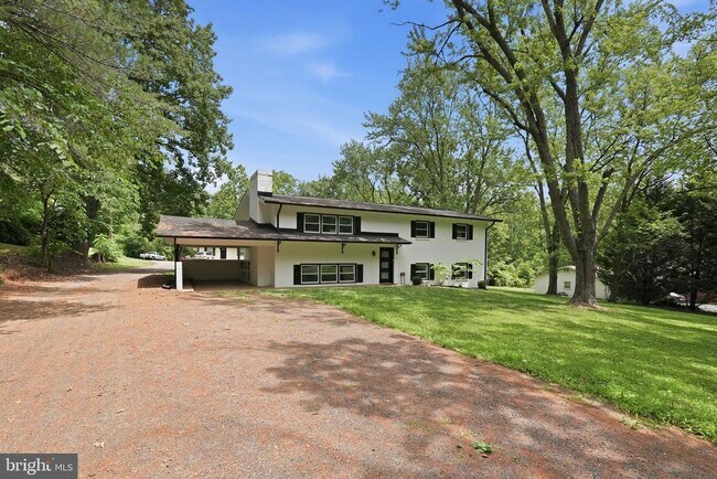 Building Photo - 5388 Dumfries Rd